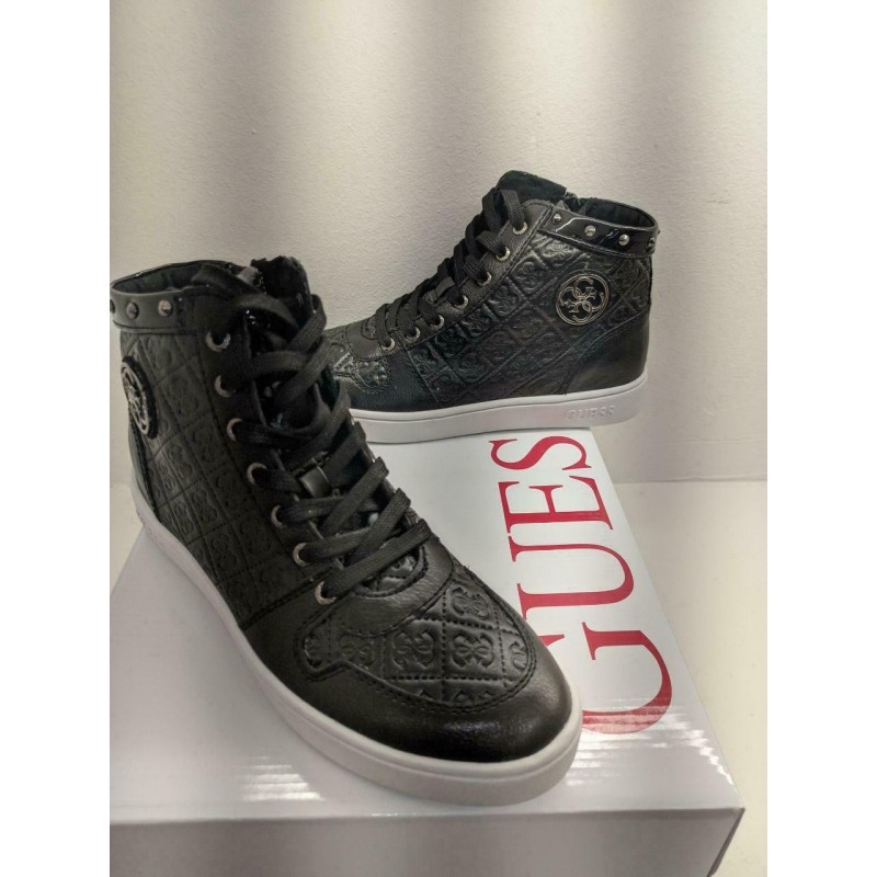 Scarpe guess hotsell con borchie